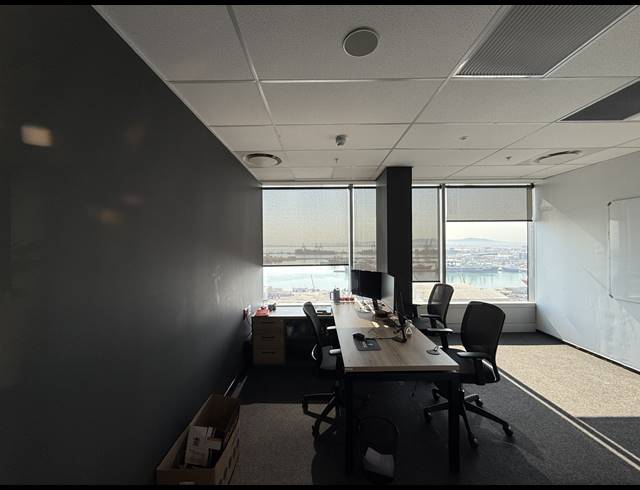 8,380M² OFFICE TO LET IN FORESHORE